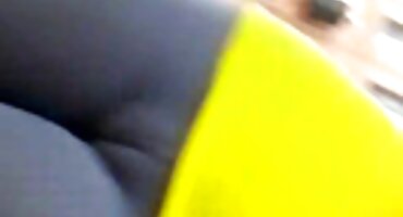 Crnka s repom putuje seljački pornići njezin prijatelj Elda