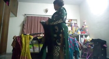 Crvenokosa cutie zabio bosansko karanje rupu za seks