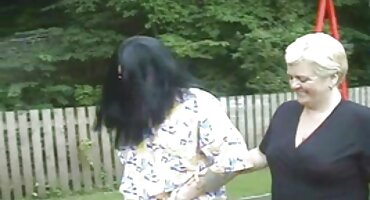 fingering + u + kupaonica