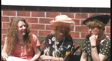 Mršavi teen jebanje s drugom na živu naj pornic kameru