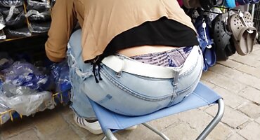 Štavljena djevojka ejakulira na penis čovjeka pornic sa babama