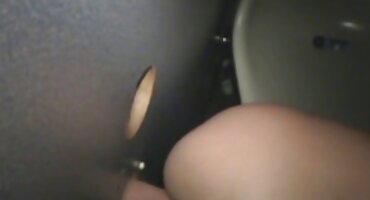 Djevojka nakon pušenja mom pornici spremna je za vaginalnu penetraciju