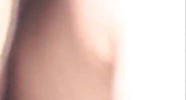 Poludio je od preslatko dupe crvene djevojke koja srpski domaci porno proždire spermu