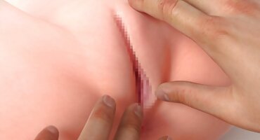 Tijekom oralnog seksa junica ejakulira i fri pornici stenje