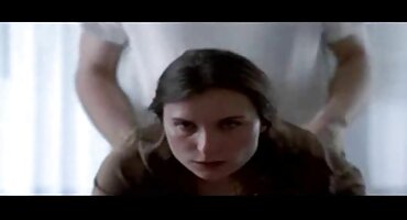 Vozač jebeno požudan klinke u pornicima crnka u maca na stolu