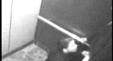 Pijani momak ne zna red tube pornići da je njegova djevojka jebanje s drugim