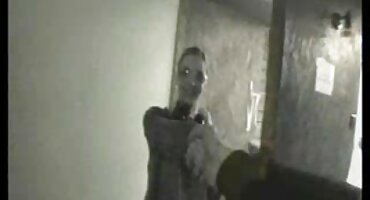 Tinejdžeri na kauču snimaju pornići novi svoj analni seks