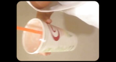 Božanski lizali kapuljaču, iako sexi pornici u kuhinji