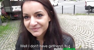 Služio + dva + člana