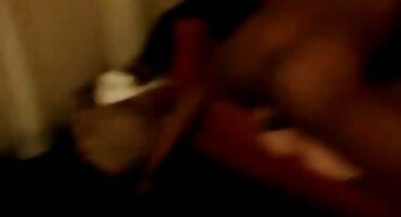 Amaterski bdsm razbija pornic sa konjem nježnu crnku dupe