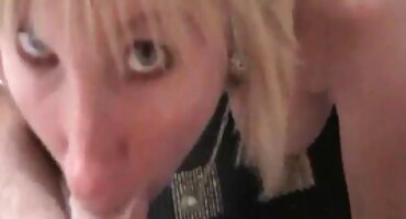 Uho tramvaja prži putnike u podzemnoj željeznici kucni porno