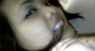 Ljubavnik noću mogao zadovoljiti prsata tvrdo karanje žena