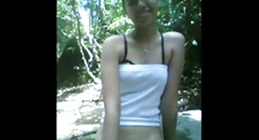 Gimnastičar pornici online na koljenima ne smeta tvrdi seks