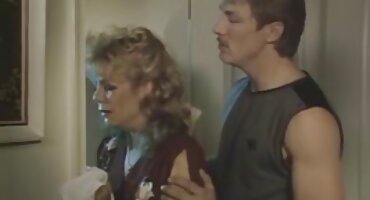 Slatki amaterski srpski porno mijenja muža na dva dimljena Crnaca