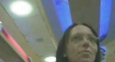 Zaokupljen trans pornici liječnik na recepciji Fingering jaz pacijenta