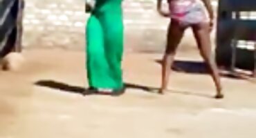 Jok stavlja svoju pornici 3d crnka Pička na debeli štap