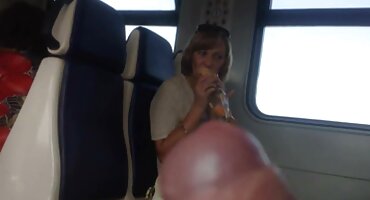 Nepravilna supruga jebanje sa susjedom u kuhinji najbolji pornići