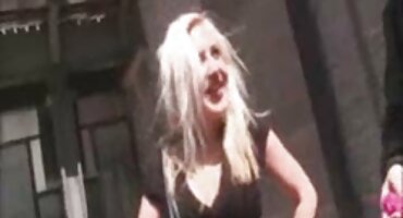 Dopustio je svojoj djevojci da srpske matorke porno se preda crncu da gleda