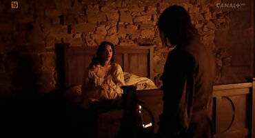 Seksi crnka okrenula amaterski srpski porno se na kurac mudraca.