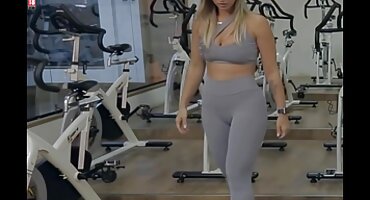 Jebati djevojku iza pornicci leđa supružnika koji spava