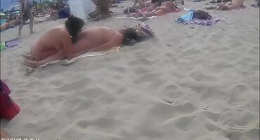 Špricanje ponrnici dovršava vrući azijski seks s bujnim grudima